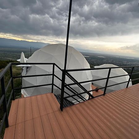 Hotel Signagi Glamping Extérieur photo