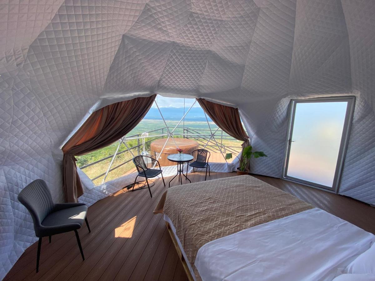 Hotel Signagi Glamping Extérieur photo